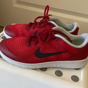 Nike Red Free RN 5.5Y